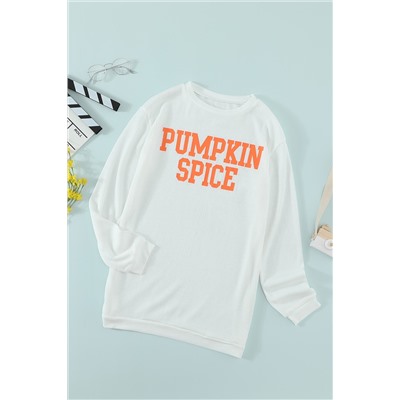 Белый пуловер с надписью: PUMPKIN SPICE