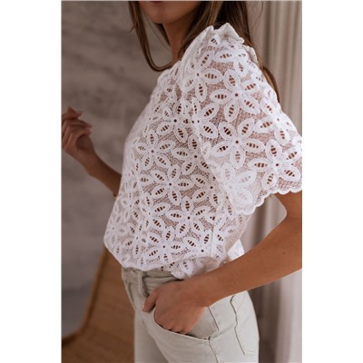 White Elegant Flower Embroidery Hollowed Blouse