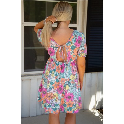 Разноцветное мини-платье с цветочным принтом и V-образным вырезом