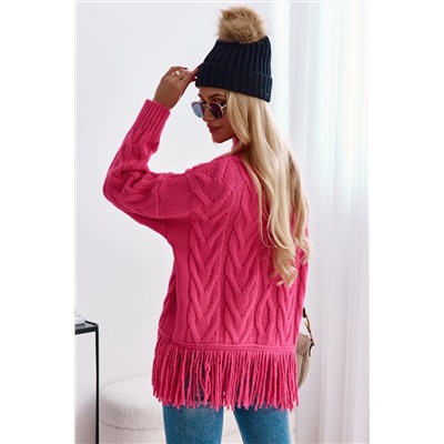 Розовый вязаный свитер с косами и бахромой