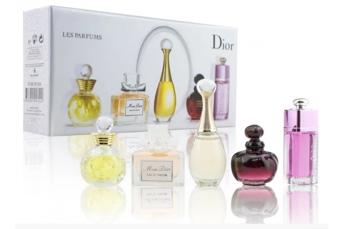 Как называется маленькие духи. Набор духов диор Parfums Christian Dior. Подарочный набор Christian Dior les Parfums 5in1. Набор диор 5 в 1 духи. Подарочный парфюмерный набор Christian Dior.